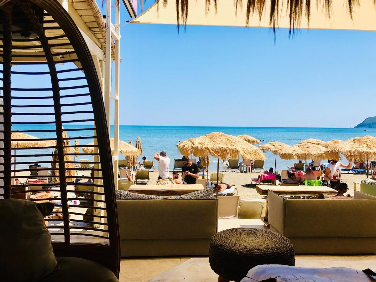 Cubaneros Holiday Inn Laganas Eksteriør billede