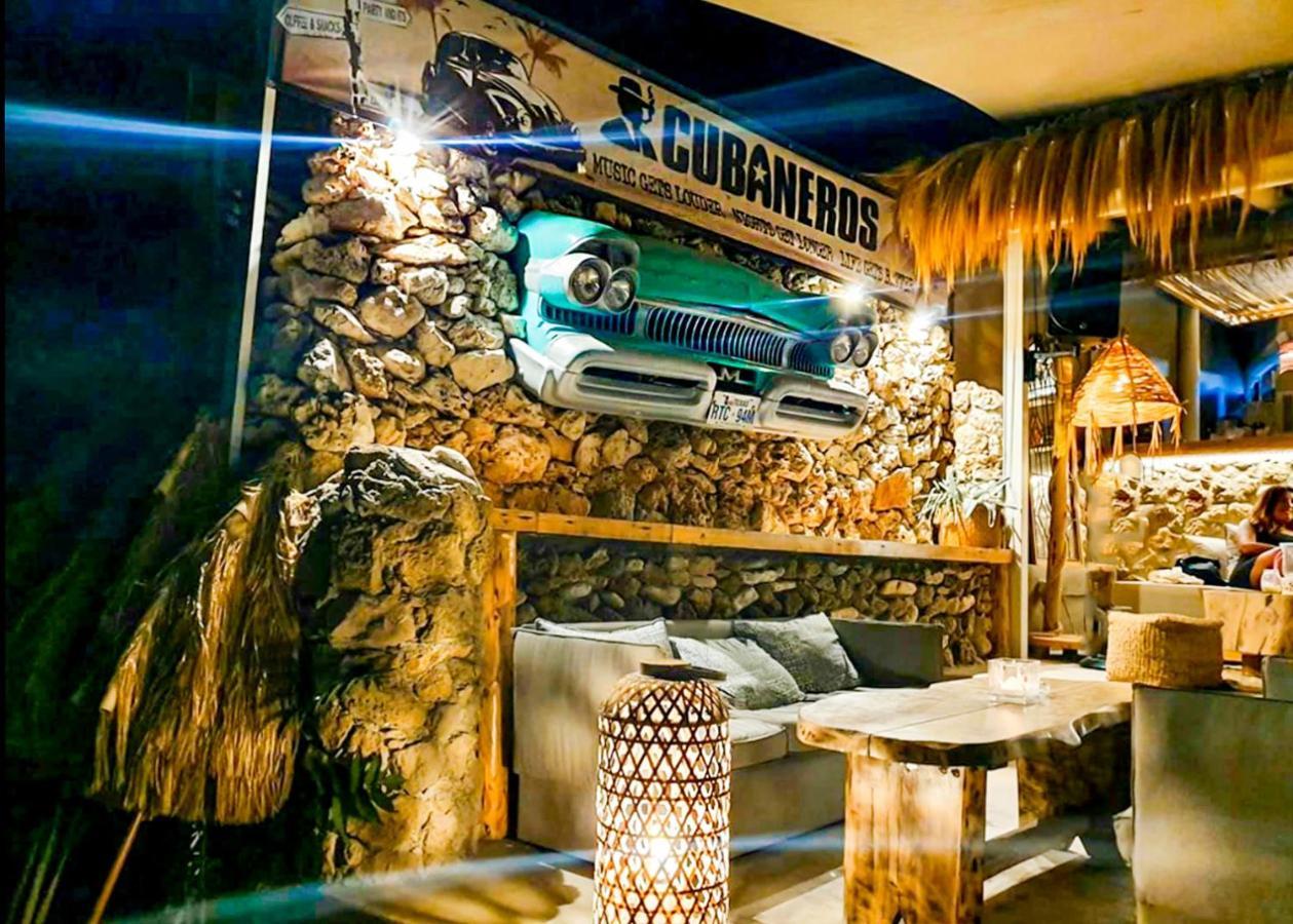 Cubaneros Holiday Inn Laganas Eksteriør billede