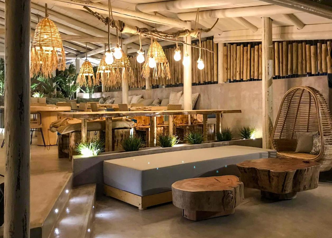 Cubaneros Holiday Inn Laganas Eksteriør billede