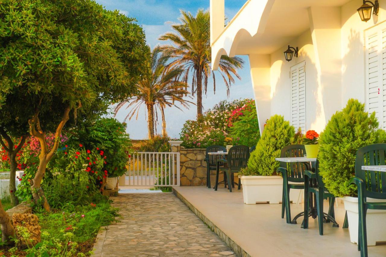 Cubaneros Holiday Inn Laganas Eksteriør billede